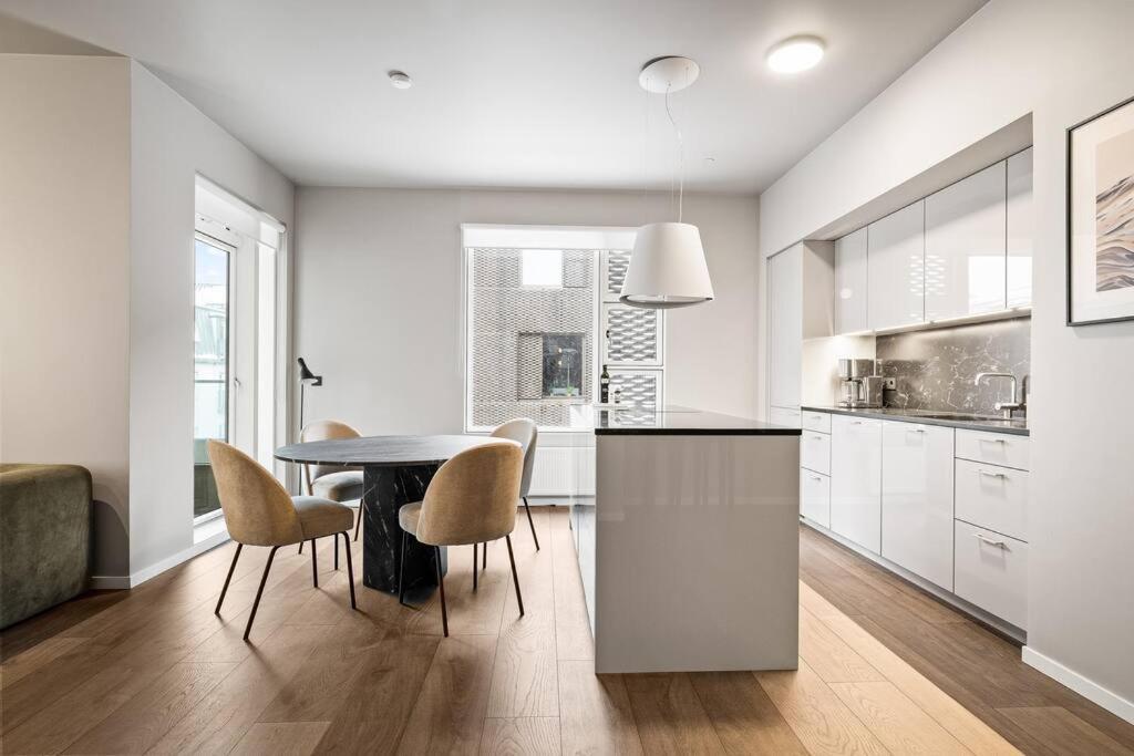 Private Lux 2Br & 2Ba City Center With Free Parking レイキャヴィーク エクステリア 写真