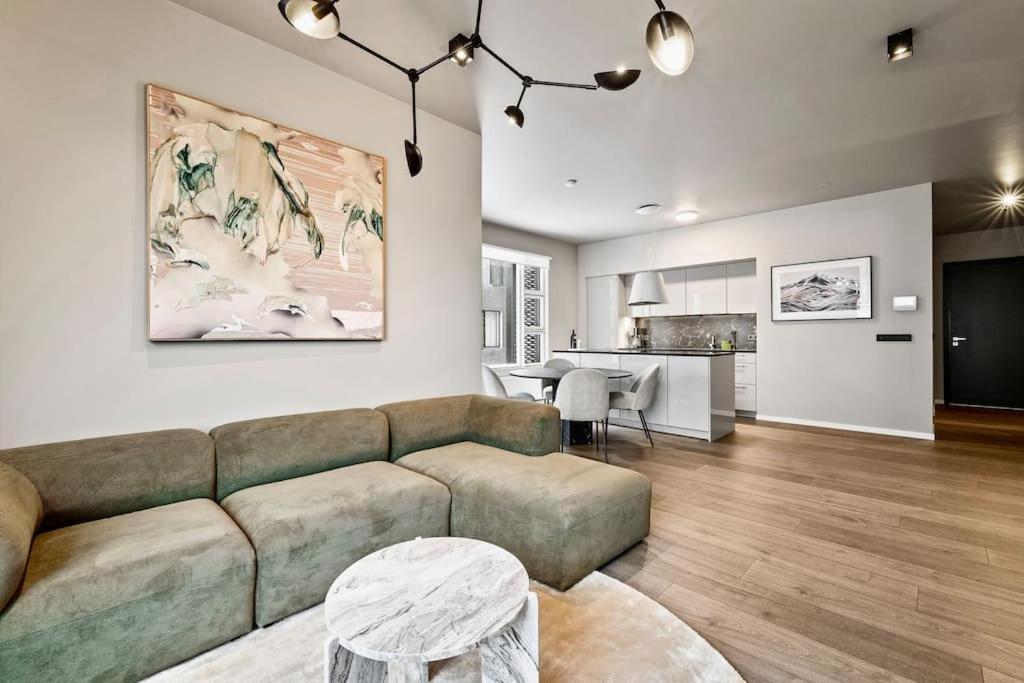 Private Lux 2Br & 2Ba City Center With Free Parking レイキャヴィーク エクステリア 写真