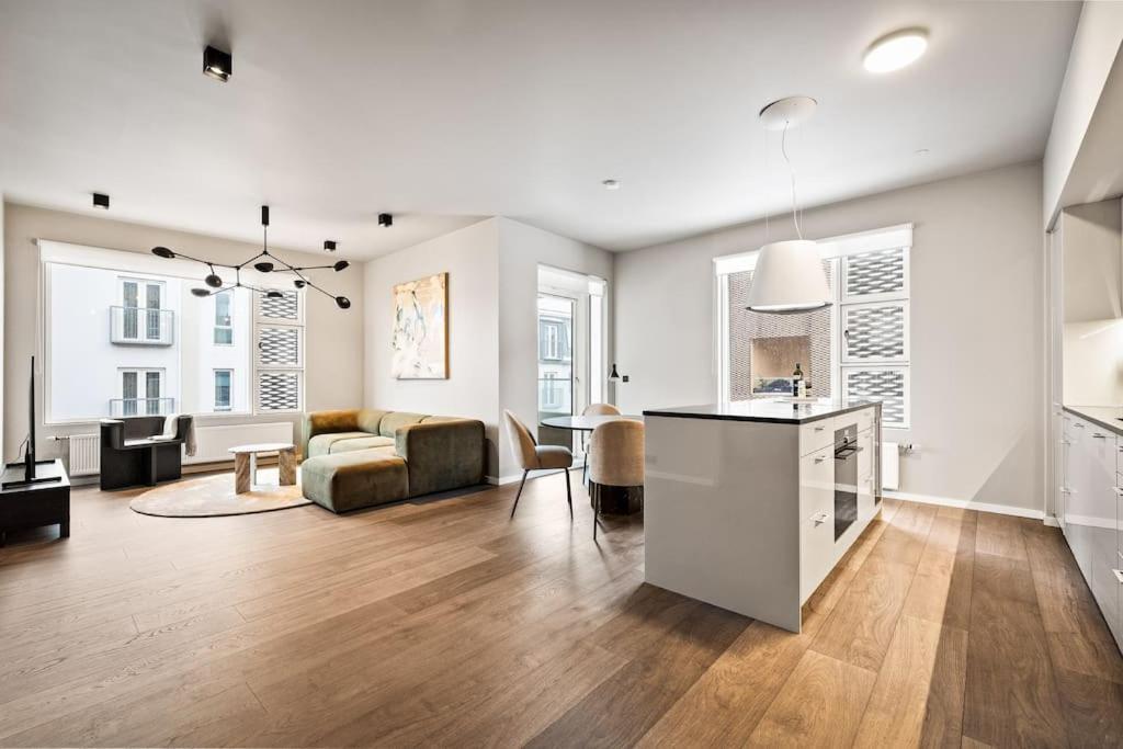 Private Lux 2Br & 2Ba City Center With Free Parking レイキャヴィーク エクステリア 写真