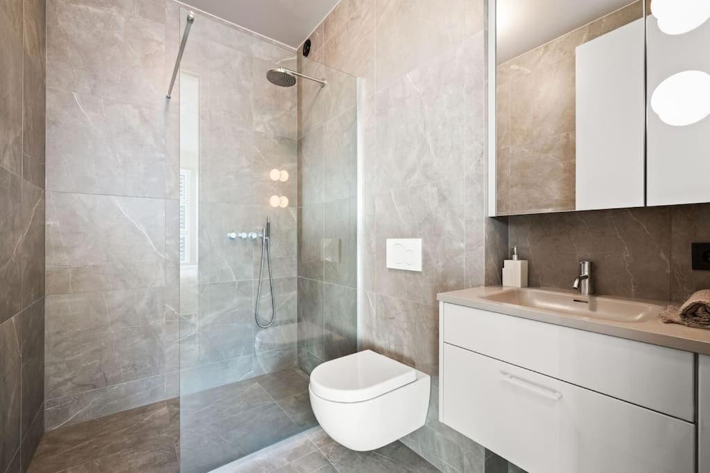 Private Lux 2Br & 2Ba City Center With Free Parking レイキャヴィーク エクステリア 写真